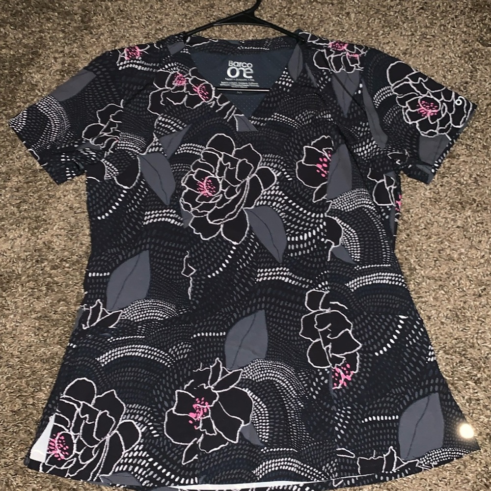 Barco One Scrub Top Women’s Size M